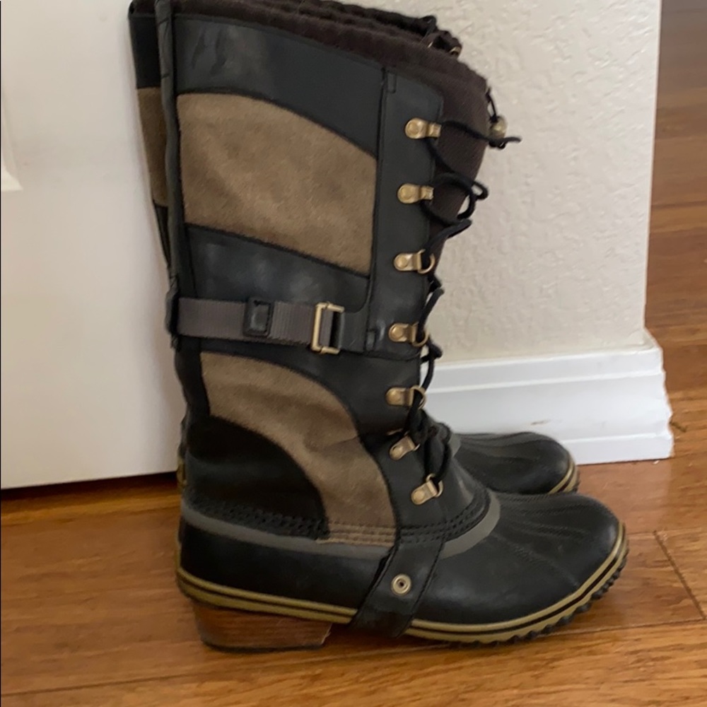 Bought these on Poshmark and they don’t fit me 😭